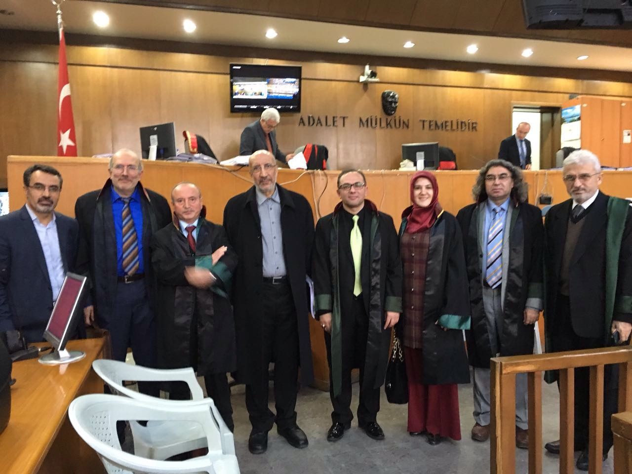 Abdurrahman Dilipak ve Av.Emrullah Beytar ve 28 Şubat Davası Avukatları ile birlikte Ankara Adliyesi'nde Abdurrahman Dilipak ve Av.Emrullah Beytar ve 28 Şubat Davası Avukatları ile birlikte Ankara Adliyesi'nde