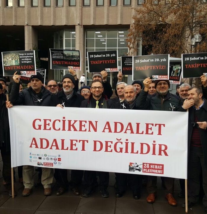 Ankara Adliyesi'nde 28 Şubat Platformu ile birlikte basın açıklaması
